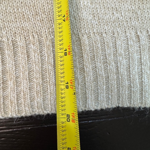 Classic Beige Women's Sweater S - Picture 5 of 7